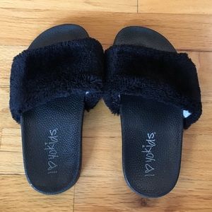 Girls, sz 2, Black Fuzzy Slides